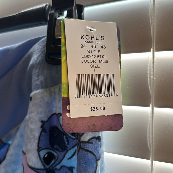 Junior’s Lilo & Stitch Fleece Pajama Pants - Picture 5 of 5